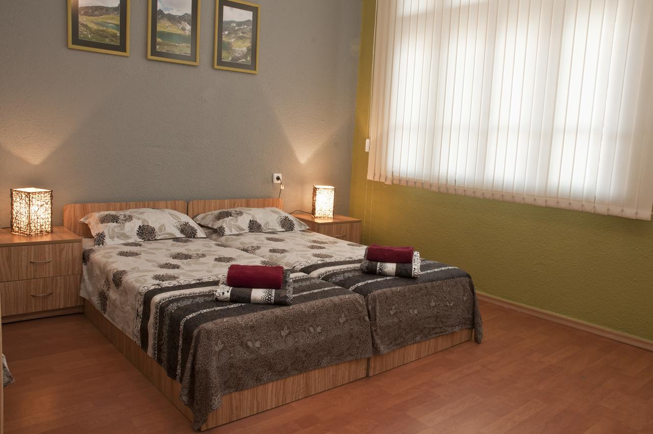 Hostel Mostel Hub Rooms And Apartments Софія Екстер'єр фото
